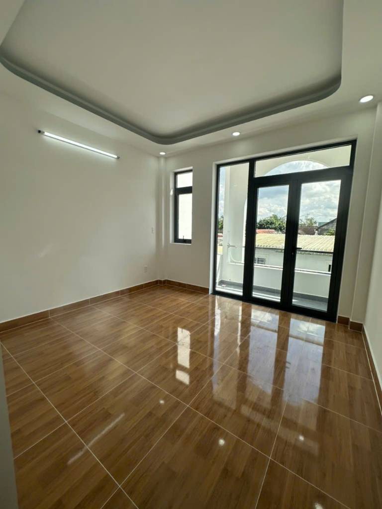 BÁN NHÀ 3 TẦNG MỚI XÂY DỰNG ĐƯỜNG 7 LONG PHƯỚC 4,4 TỶ - 3PN4WC